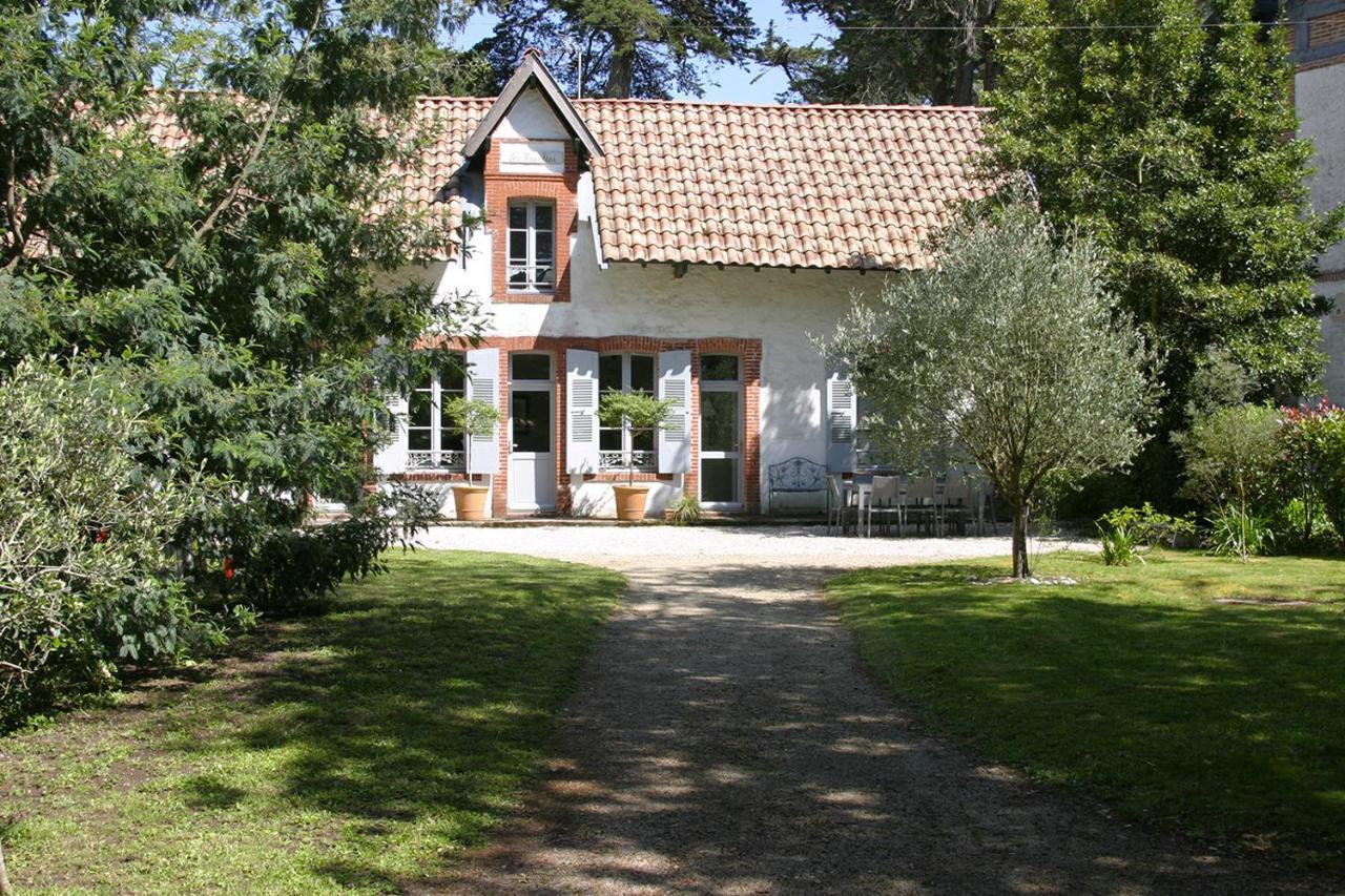 Villa Traditionnelle Pour 8 - 550M De La Plage 诺亚芒提亚 外观 照片