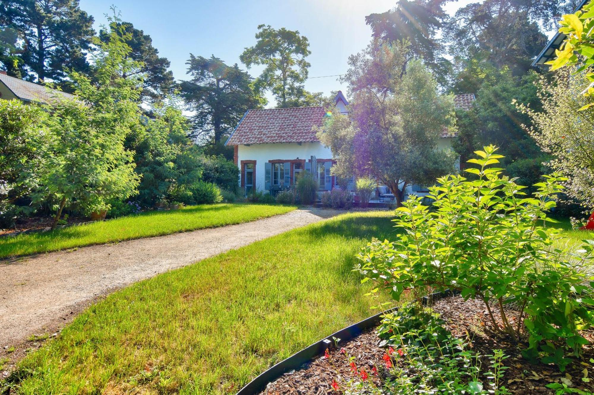 Villa Traditionnelle Pour 8 - 550M De La Plage 诺亚芒提亚 外观 照片